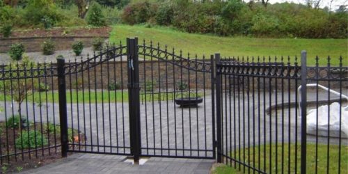 aluminum-fence-gate-870×576 aluminum-fence-gate-870x576