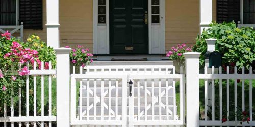 home-with-white-picket-fence-and-gate home-with-white-picket-fence-and-gate