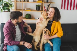 new-puppies-with-family